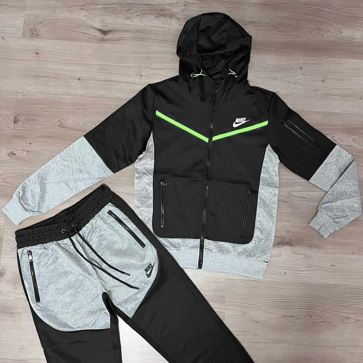Conjunto NIKE TECH BLACK GREY