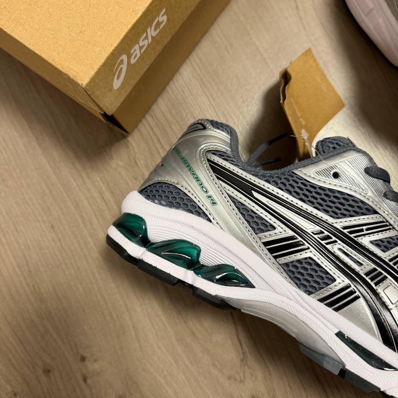 ASICS GEL SUELA BLANCA