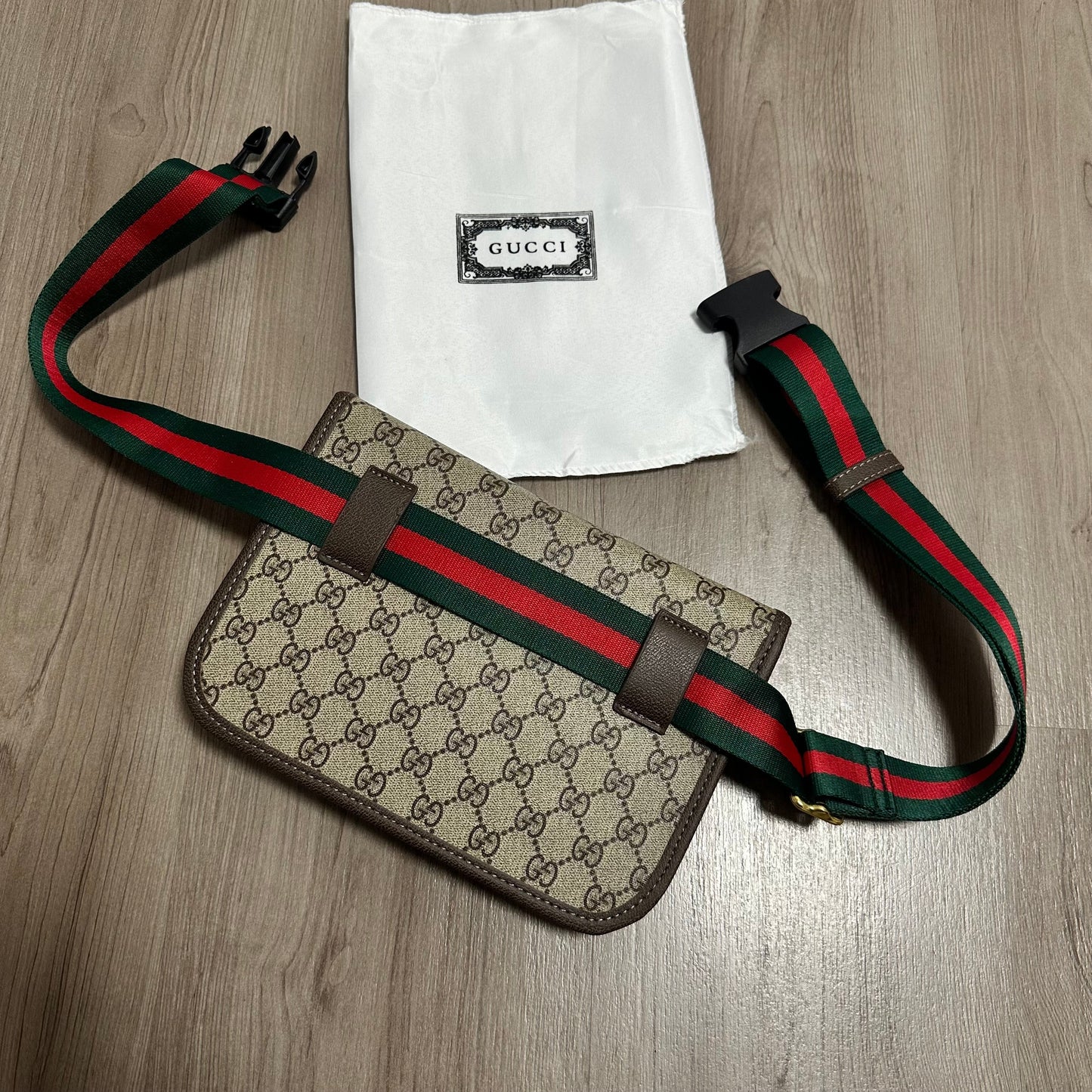 RIÑONERA GUCCI TIGRE