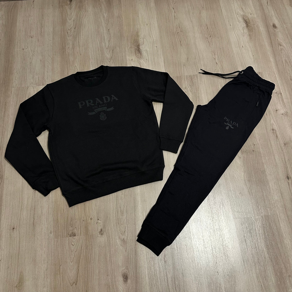 Conjunto largo PRADA ALL BLACK