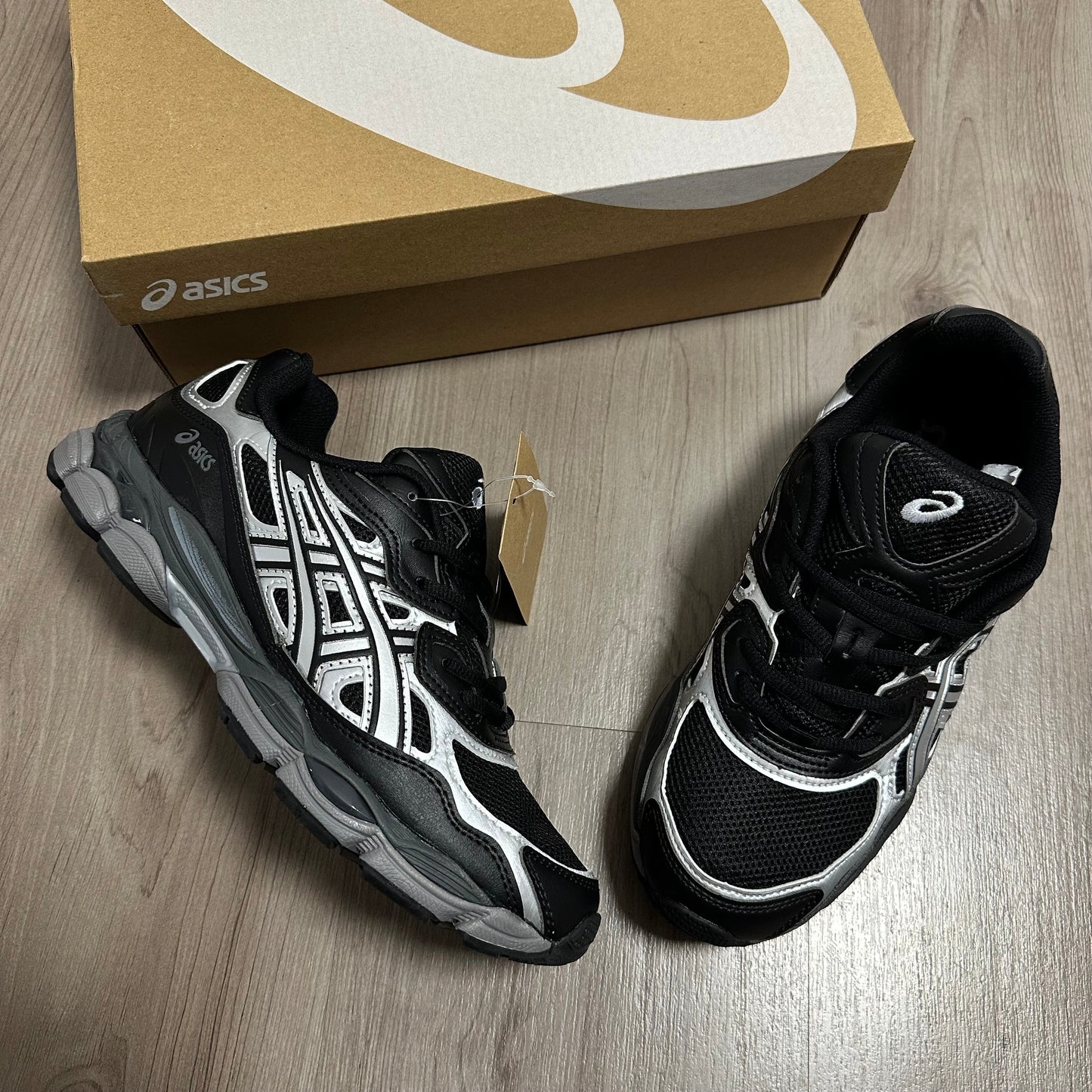 ASICS BLACK 🍭