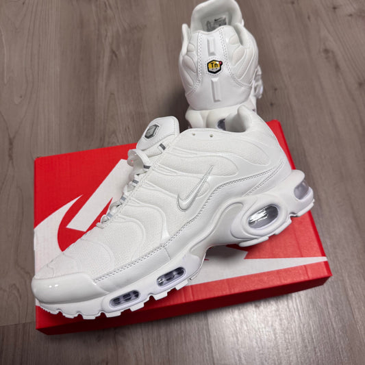 NIKE TN WHITE 🍭