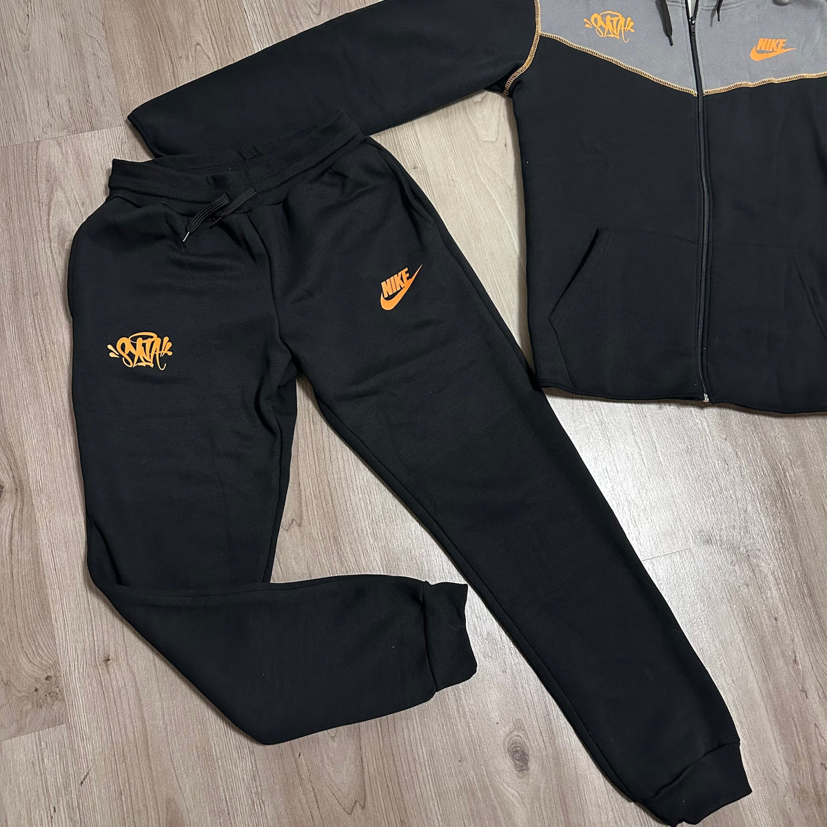 Conjunto NIKE TECH X SYNA 🍭