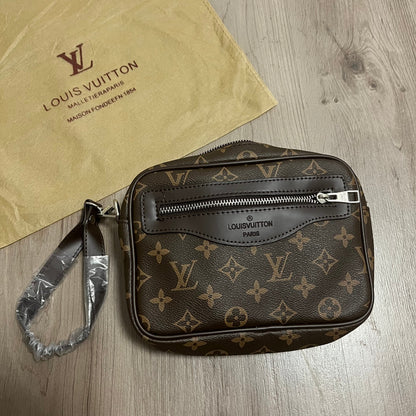BOLSO MANO LV ESTRELLAS MARRON