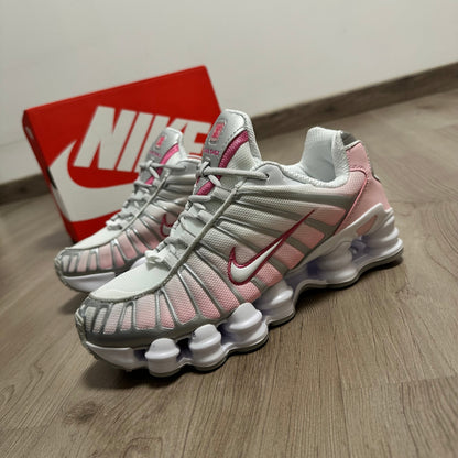 NIKE SHOX