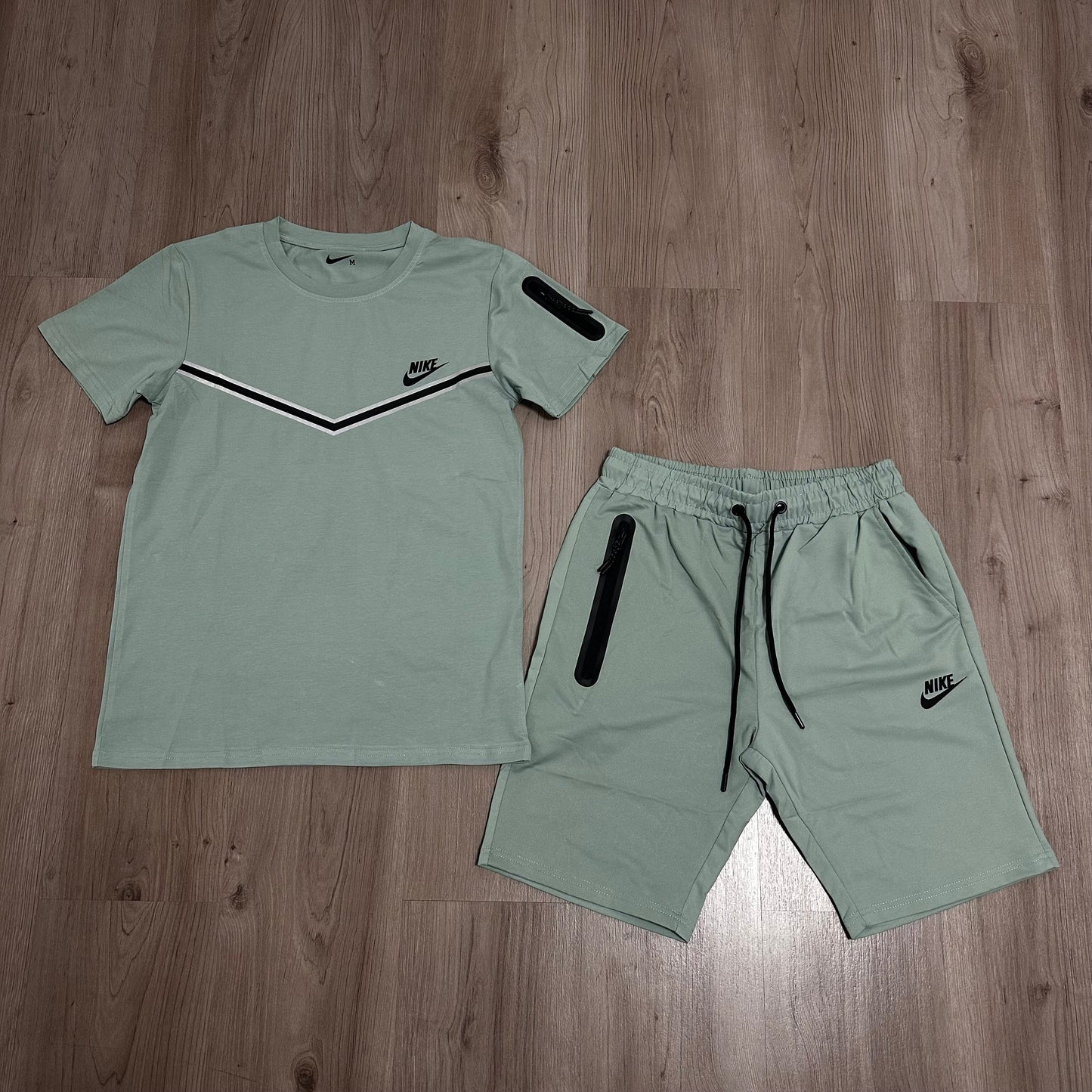 Conjunto corto NIKE TECH