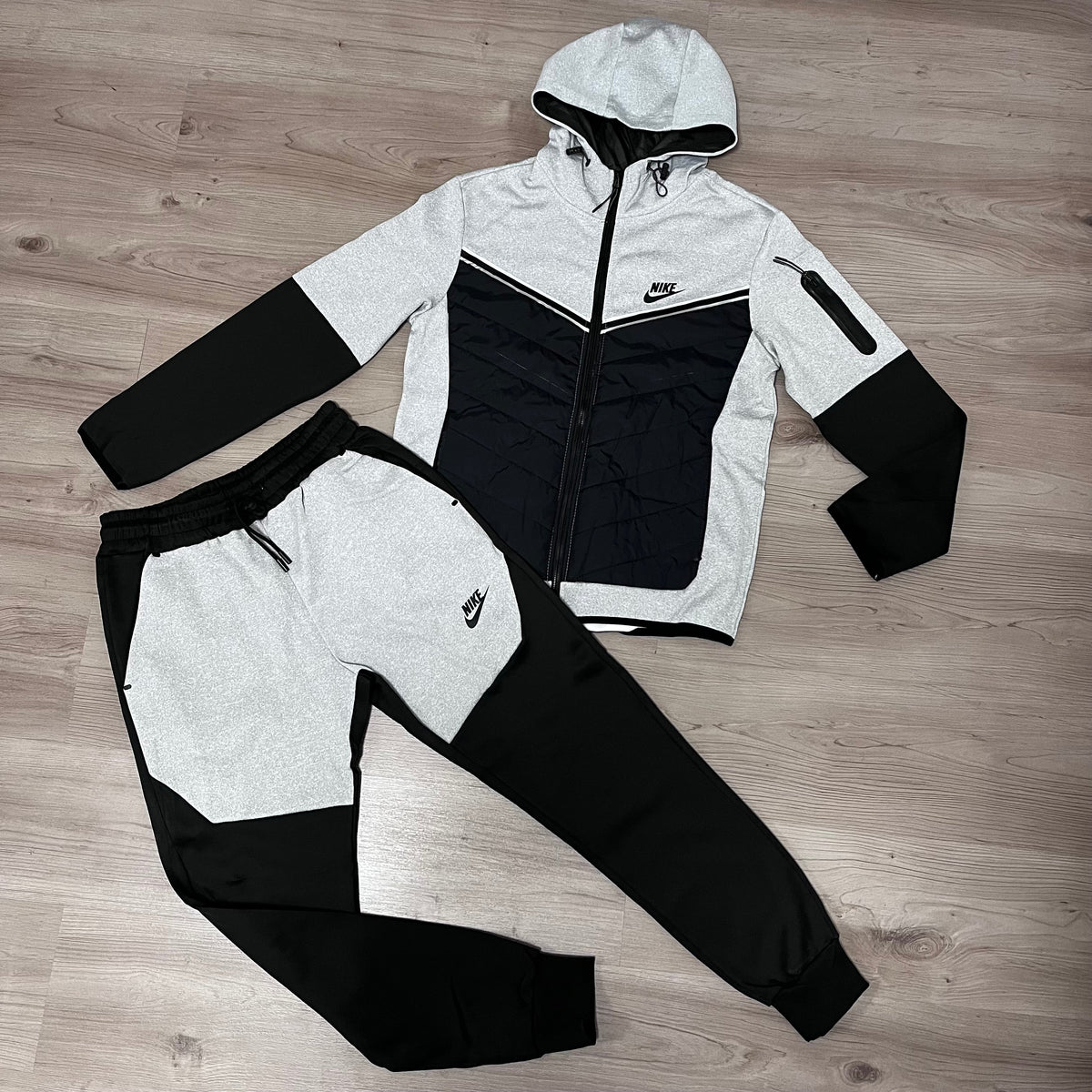 Conjunto NIKE TECH BLACK/GREY