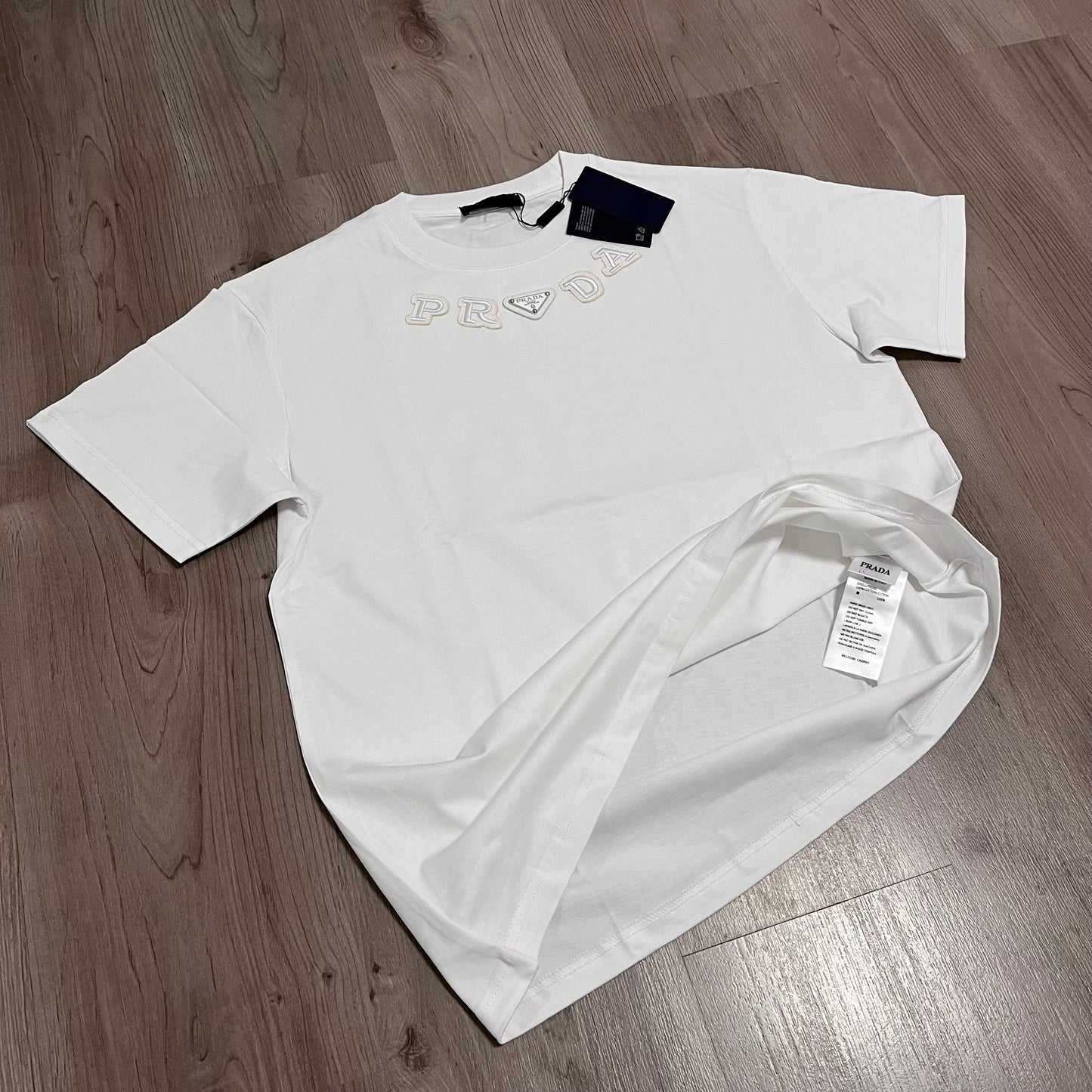 Camiseta OVERSIZE PRADA BORDADA