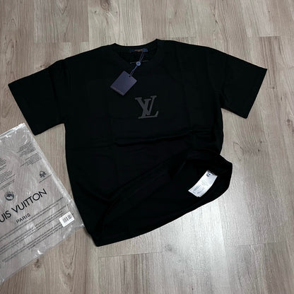 Camiseta OVERSIZE LV RELIEVE ALL BLAK