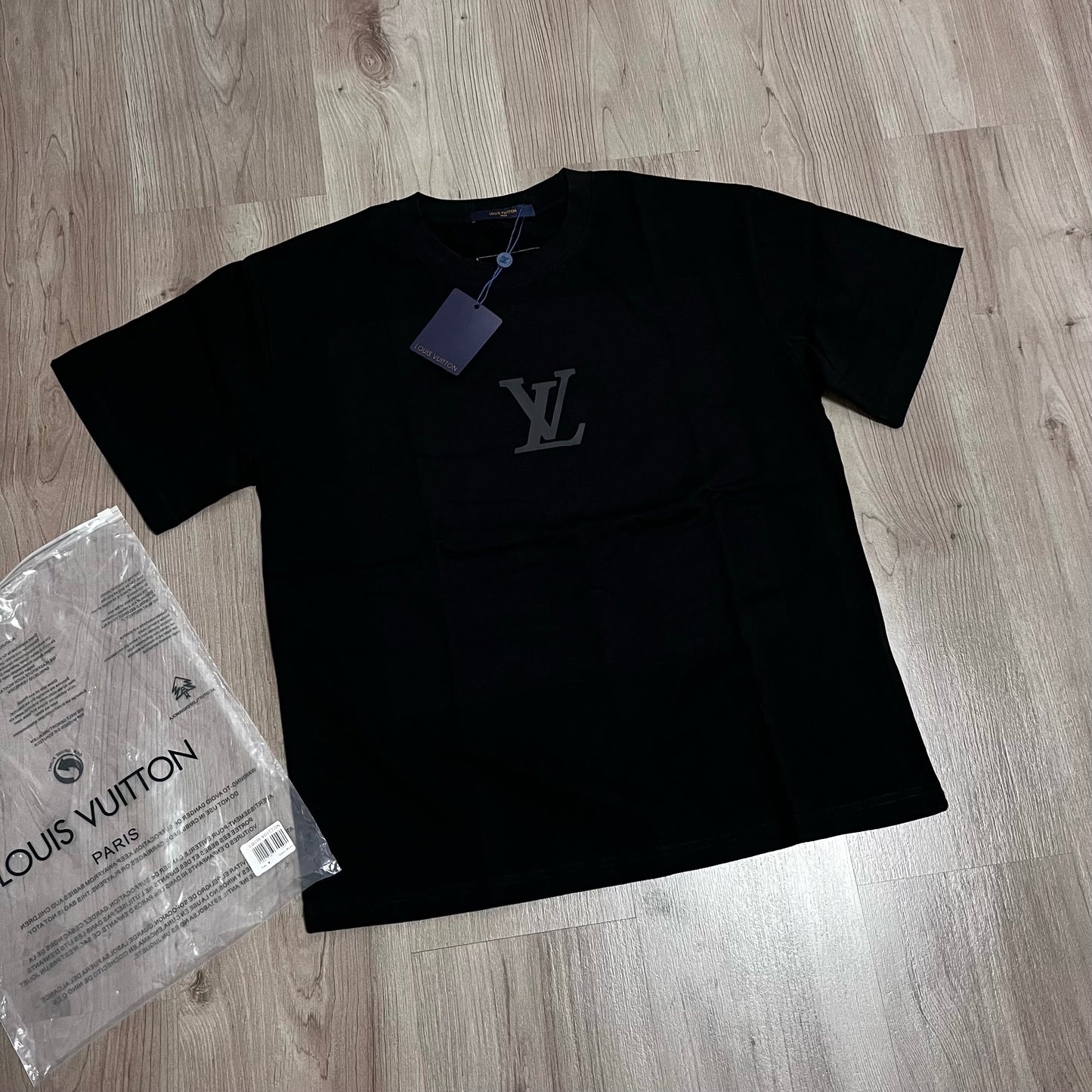 Camiseta OVERSIZE LV RELIEVE ALL BLAK