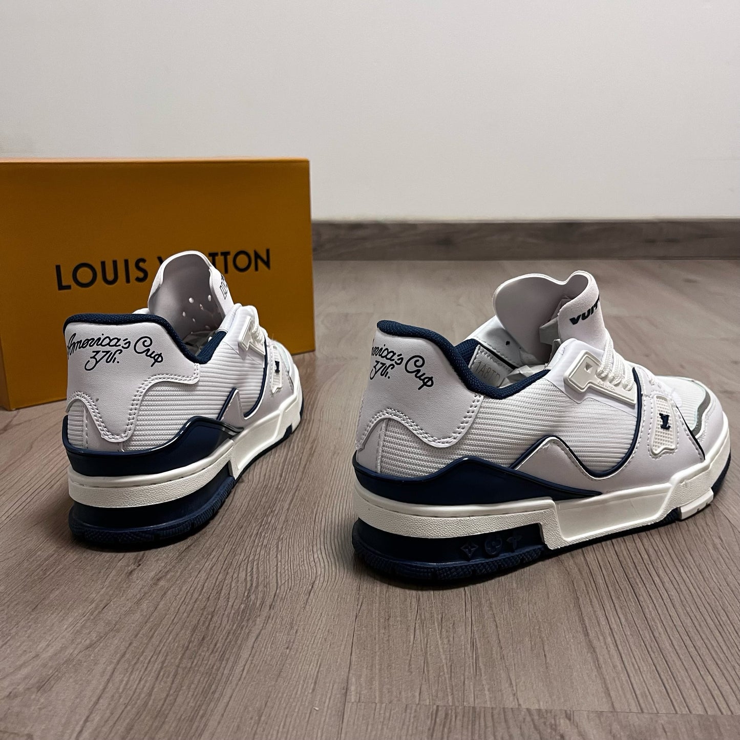 ZAPATILLAS LV TRAINER🍭