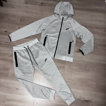 Conjunto NIKE TECH GRIS