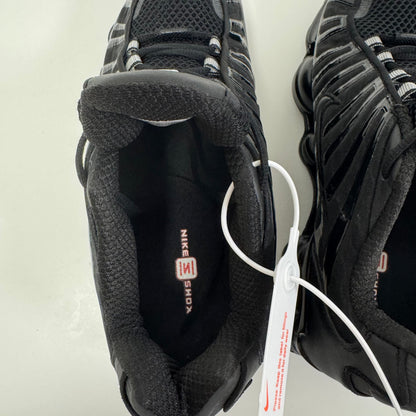 NIKE SHOX LÍNEAS GRISES REFLECTANTES🍭