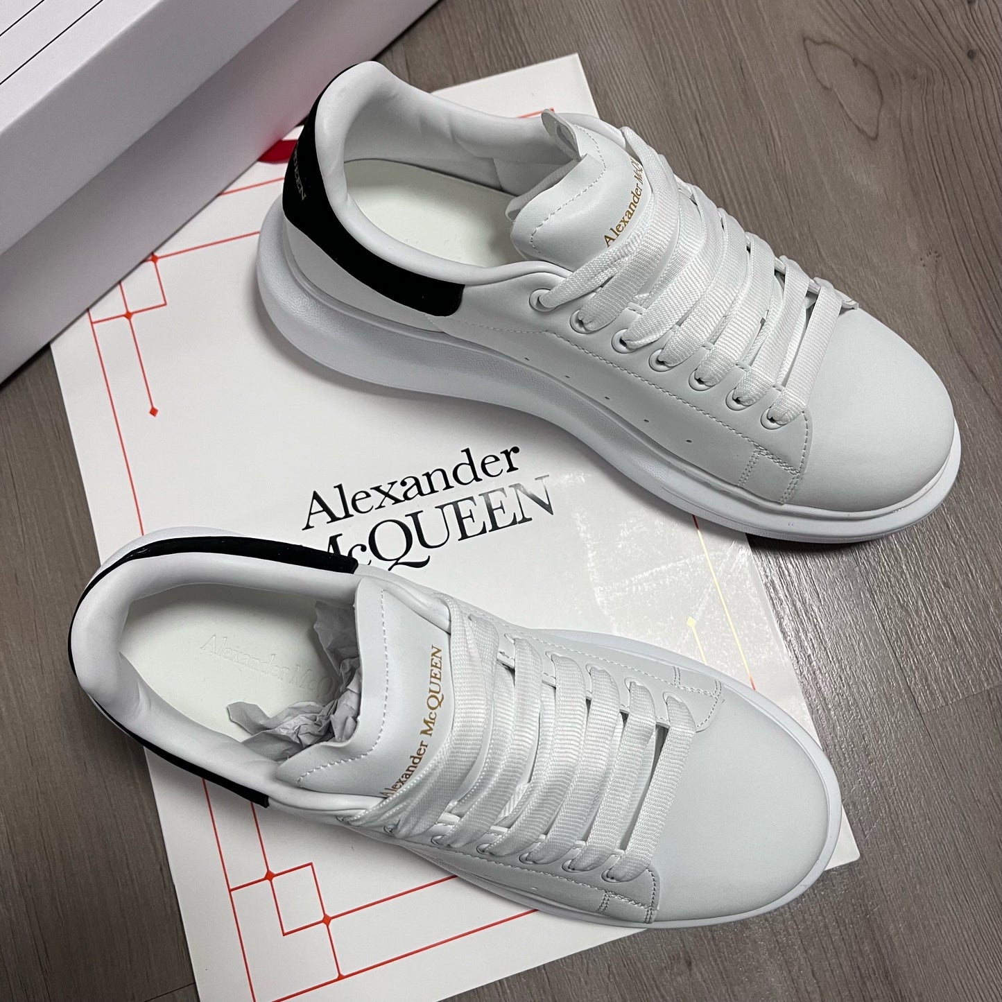 ZAPATILLAS MCQUEEN WHITE ⬛️