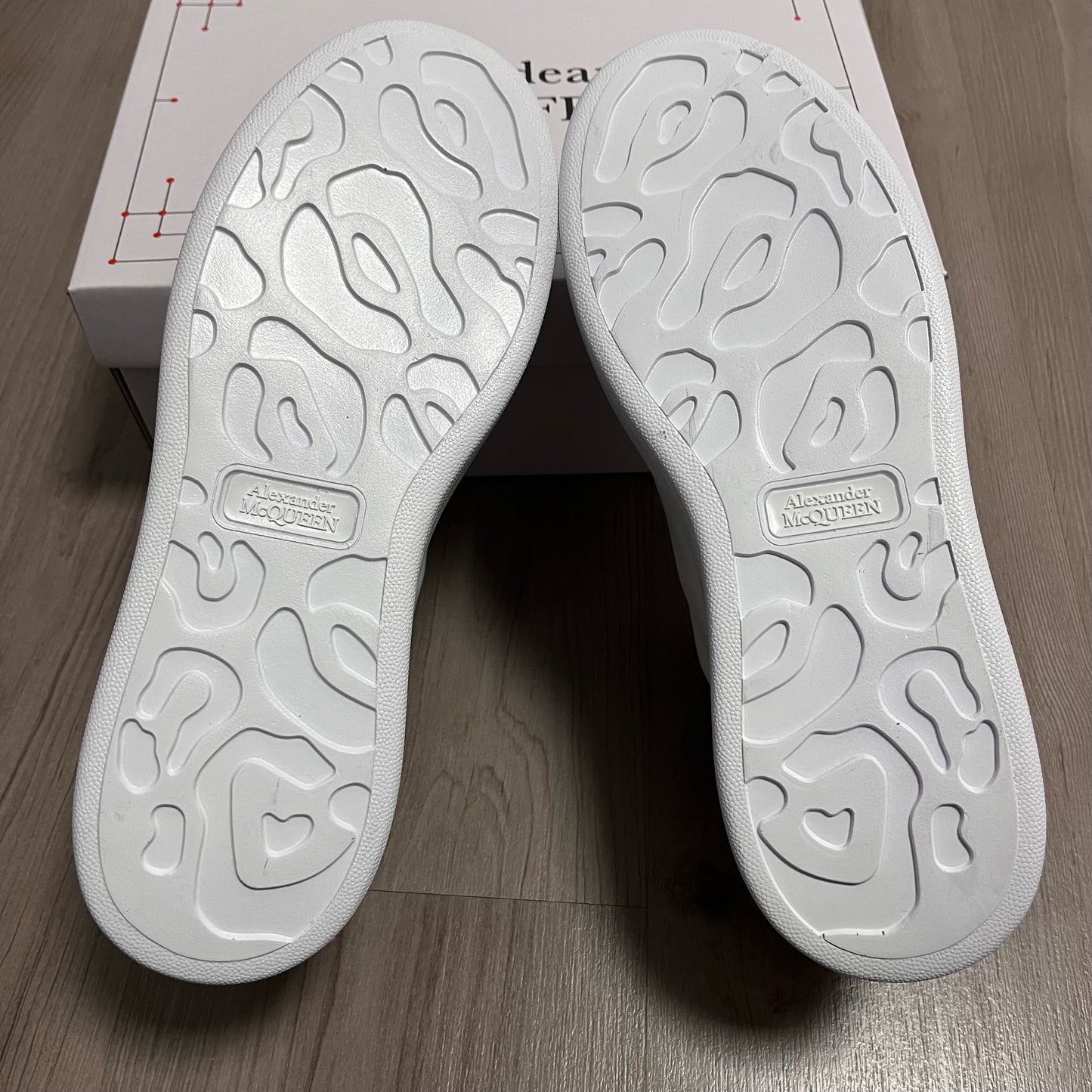 ZAPATILLAS MCQUEEN WHITE ⬛️