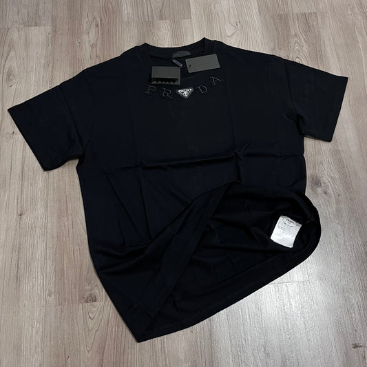 Camiseta OVERSIZE PRADA BORDADA ALL BLACK