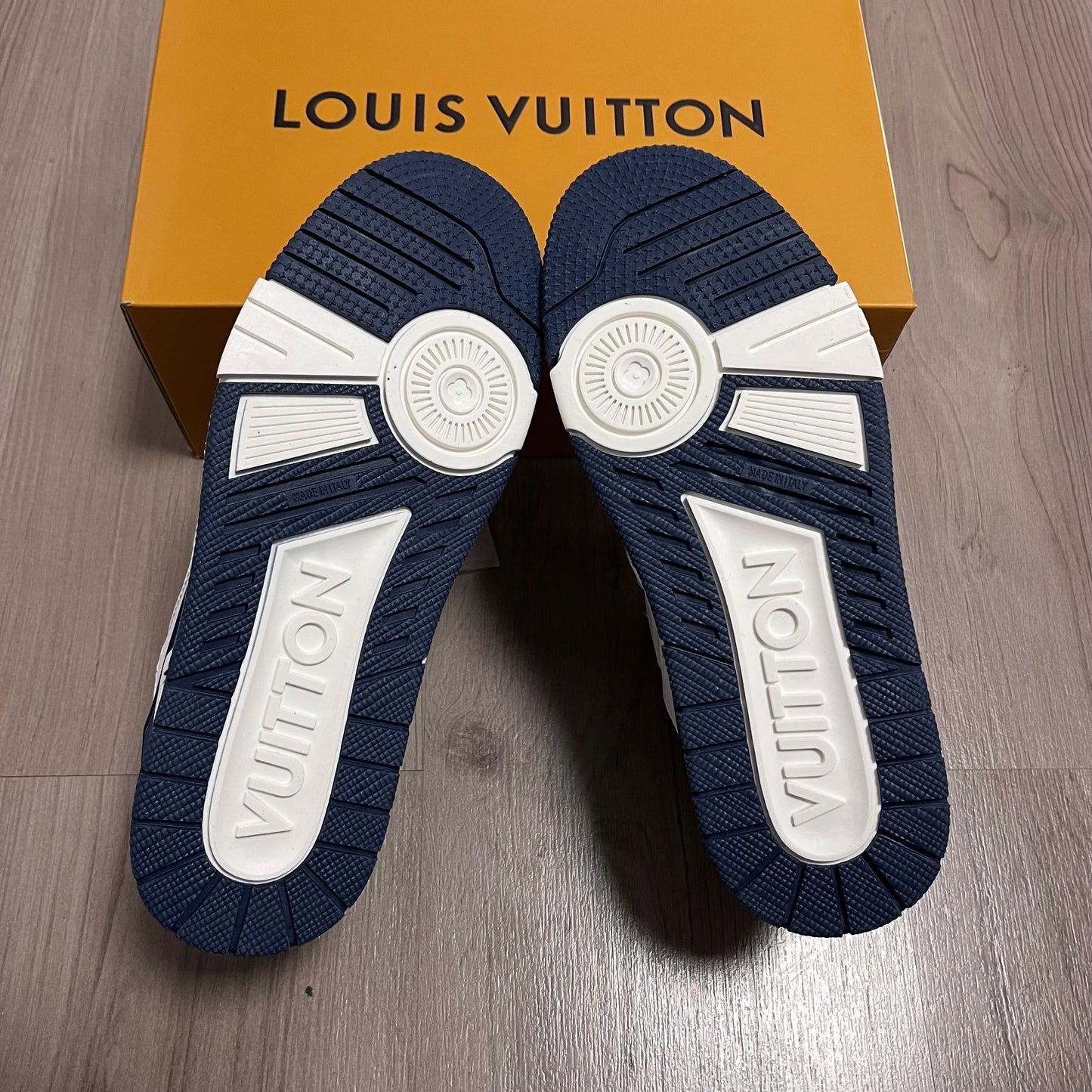 ZAPATILLAS LV TRAINER🍭