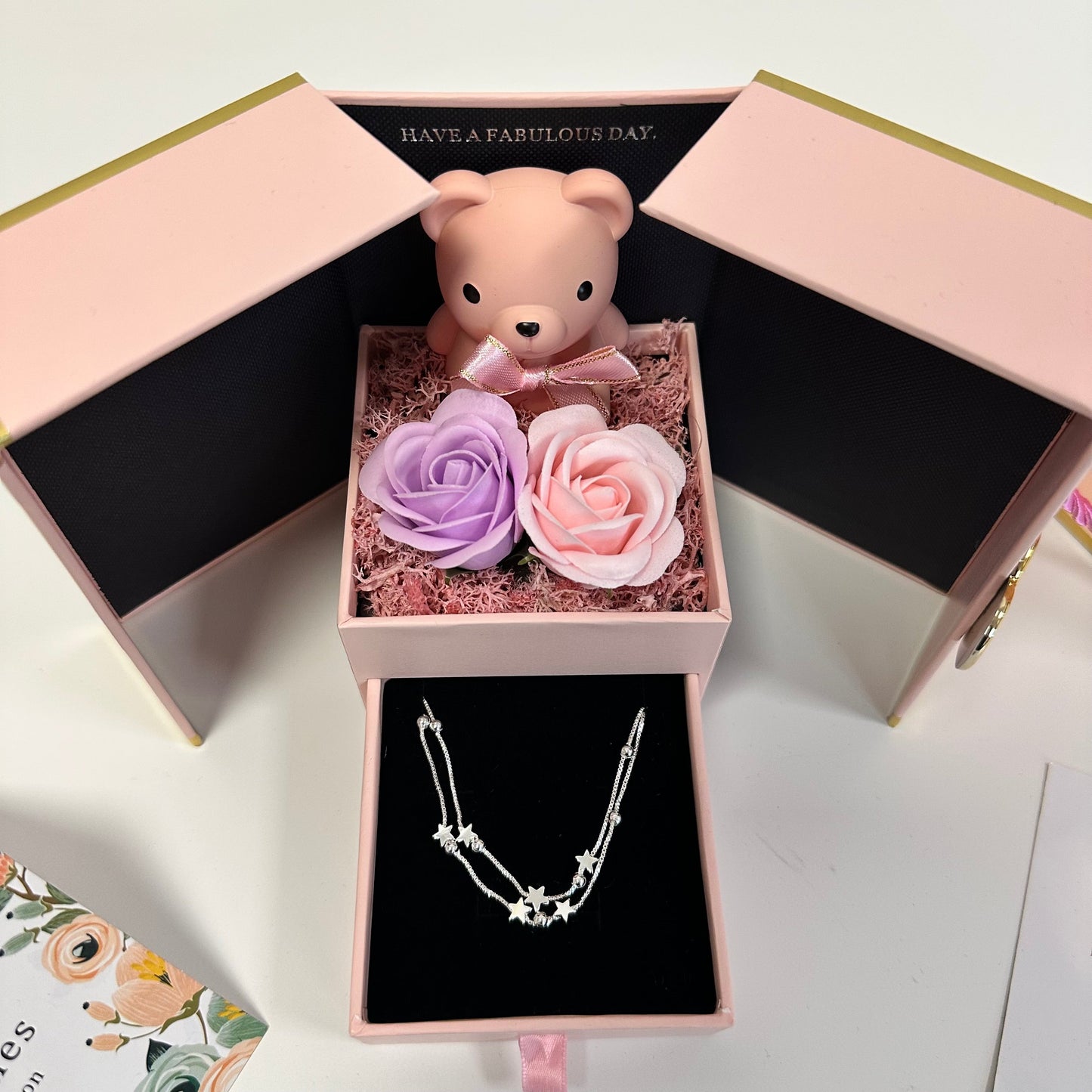 COFRE OSITO+ROSA ETERNAS+PULSERITA