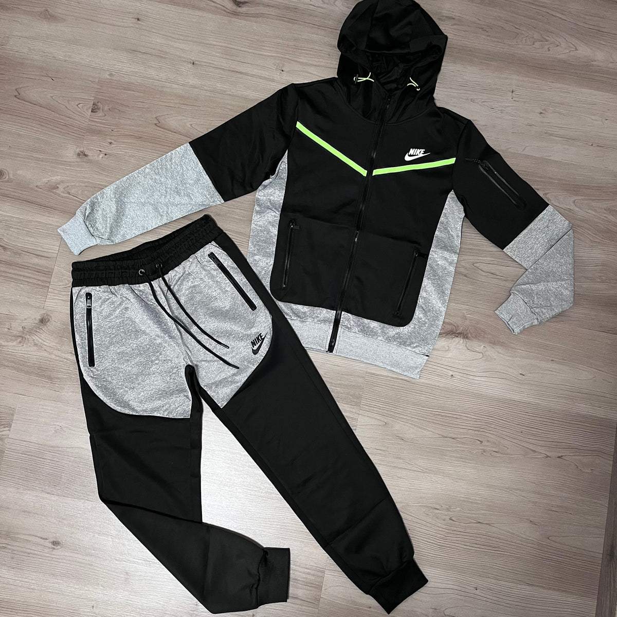 Conjunto NIKE TECH BLACK GREY