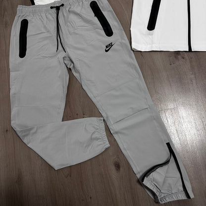 Conjunto NIKE TECH