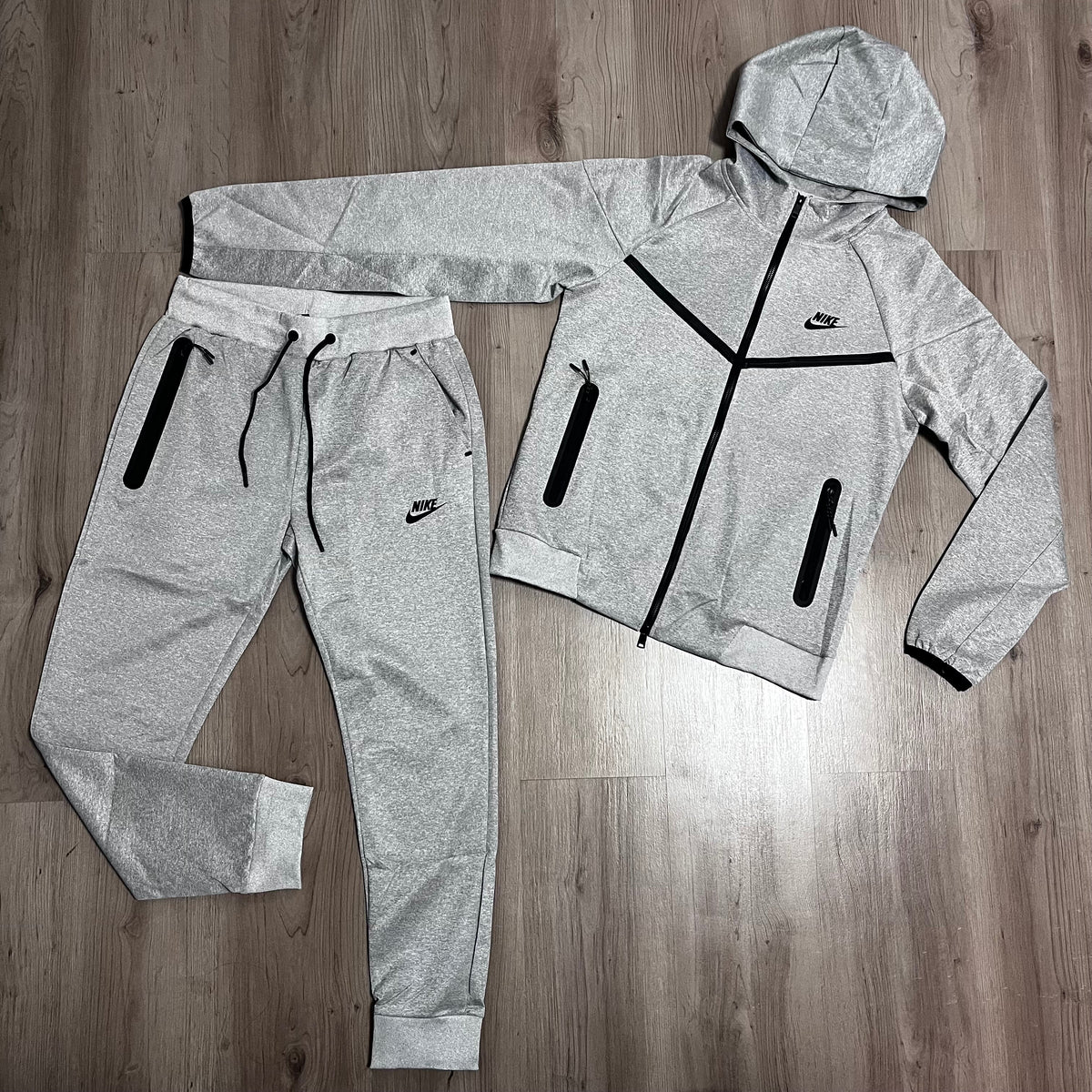 Conjunto NIKE TECH X MADURO😜