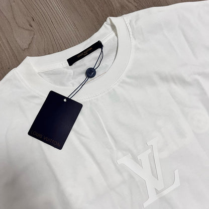 Camiseta OVERSIZE LV RELIEVE ALL WHITE