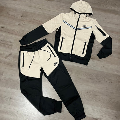 Conjunto NIKE TECH