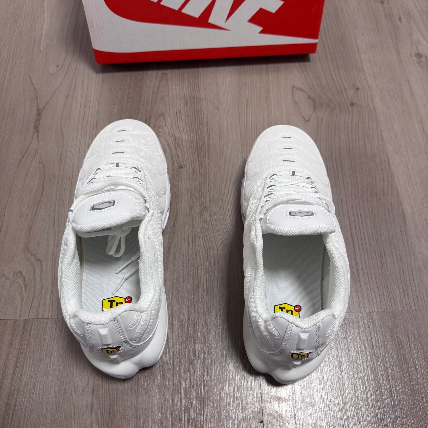 NIKE TN WHITE 🍭