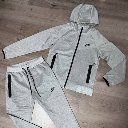 Conjunto NIKE TECH GRIS