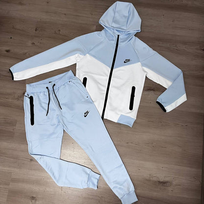 Conjunto NIKE TECH
