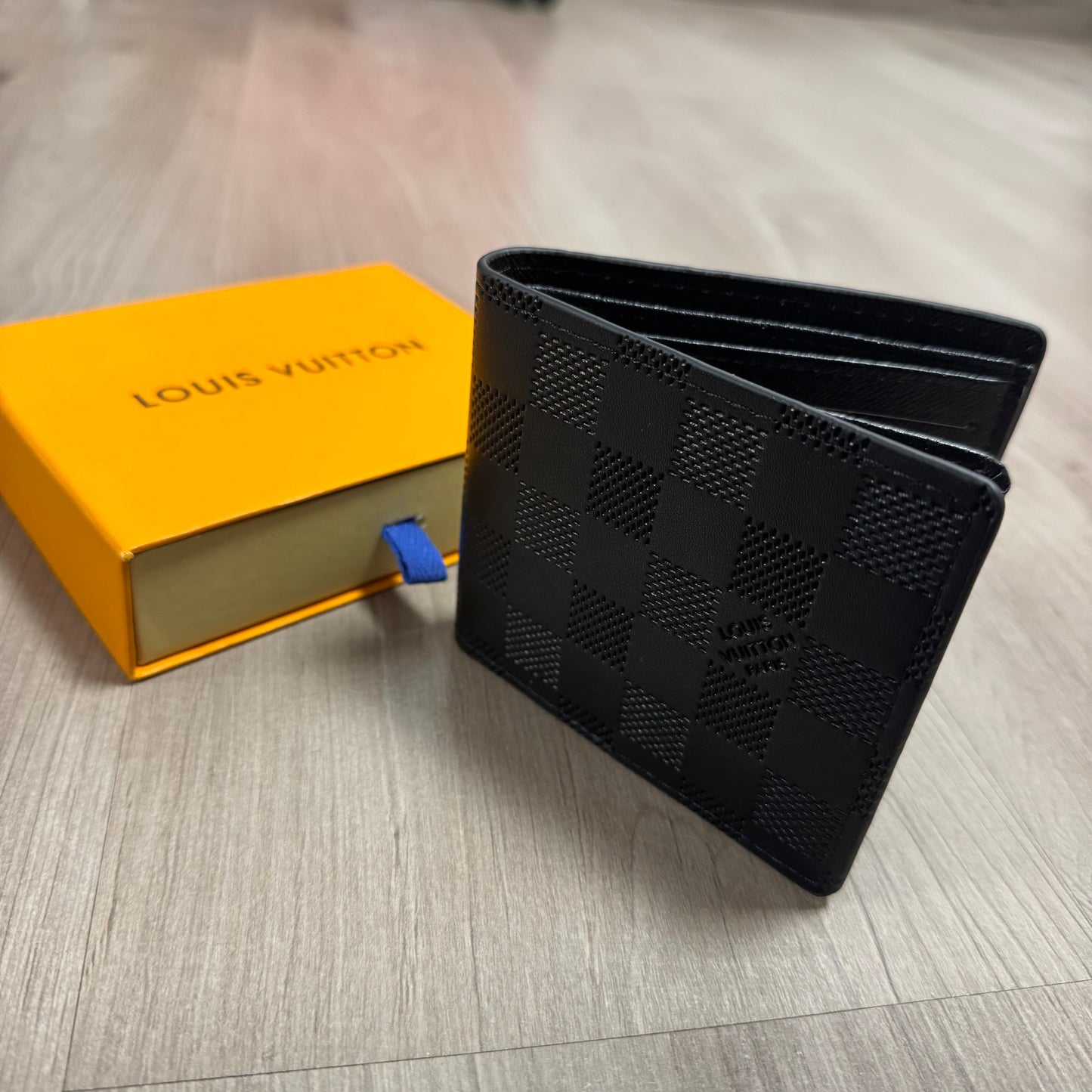 BILLETERA  LV CUADROS RELIEVE