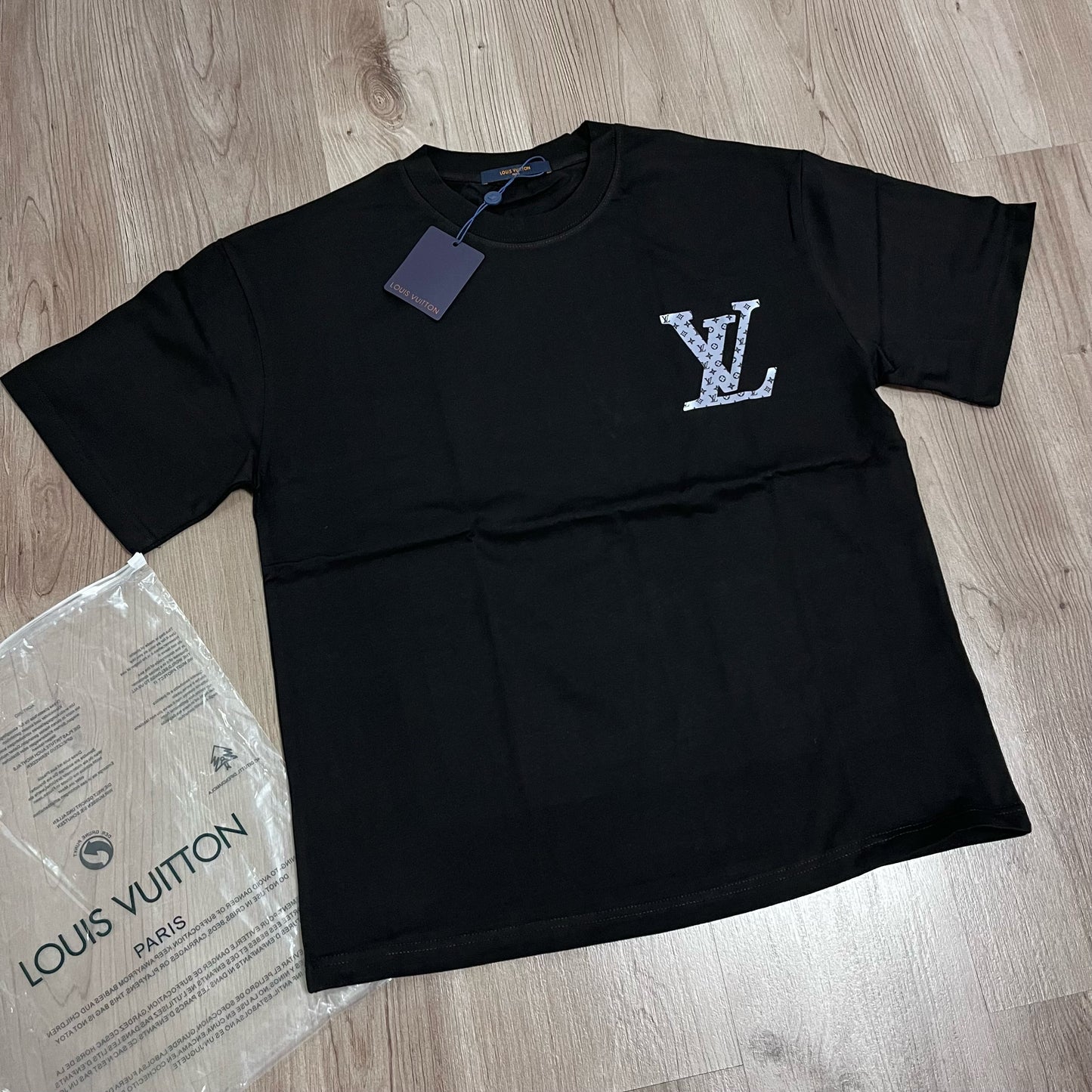 Camiseta OVERSIZE LV BLACK