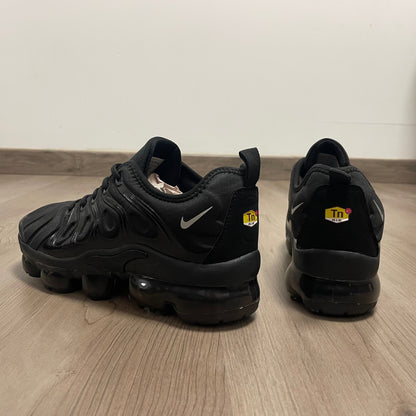 VAPORMAX PLUS BLACK