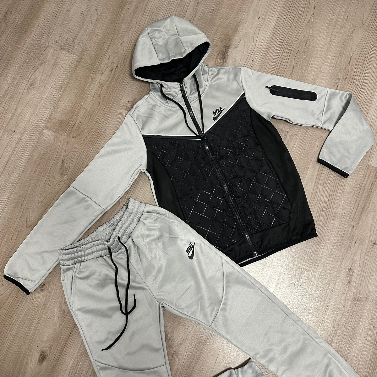 Conjunto NIKE TECH GREY/BLACK