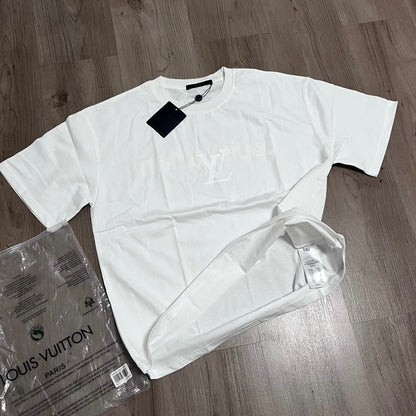 Camiseta OVERSIZE LV RELIEVE ALL WHITE