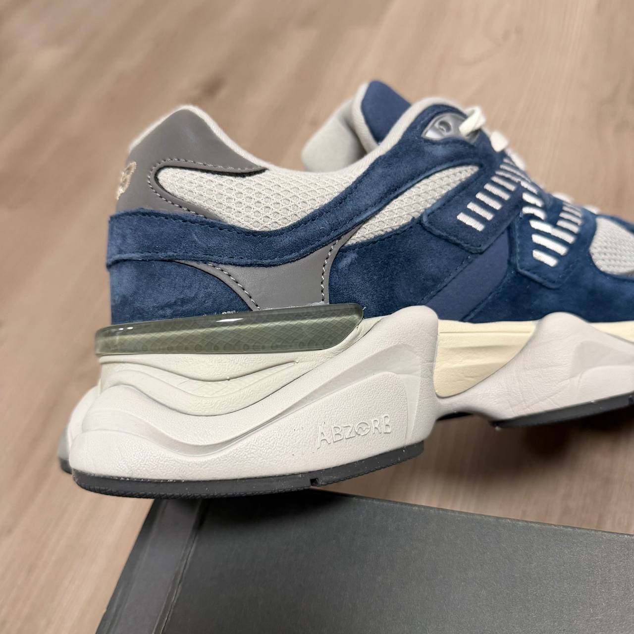 NEW BALANCE