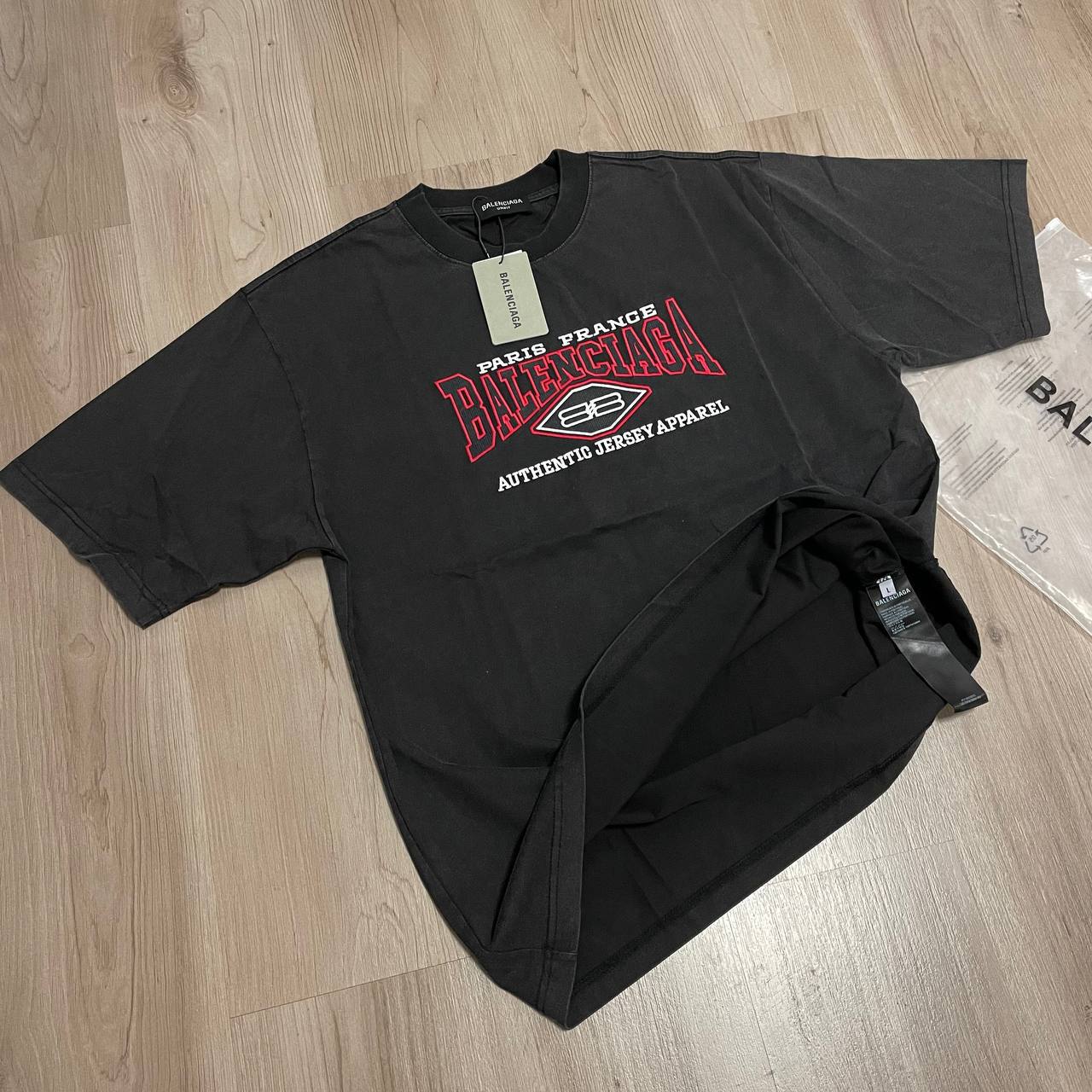 BALENCIAGA OVERSIZE