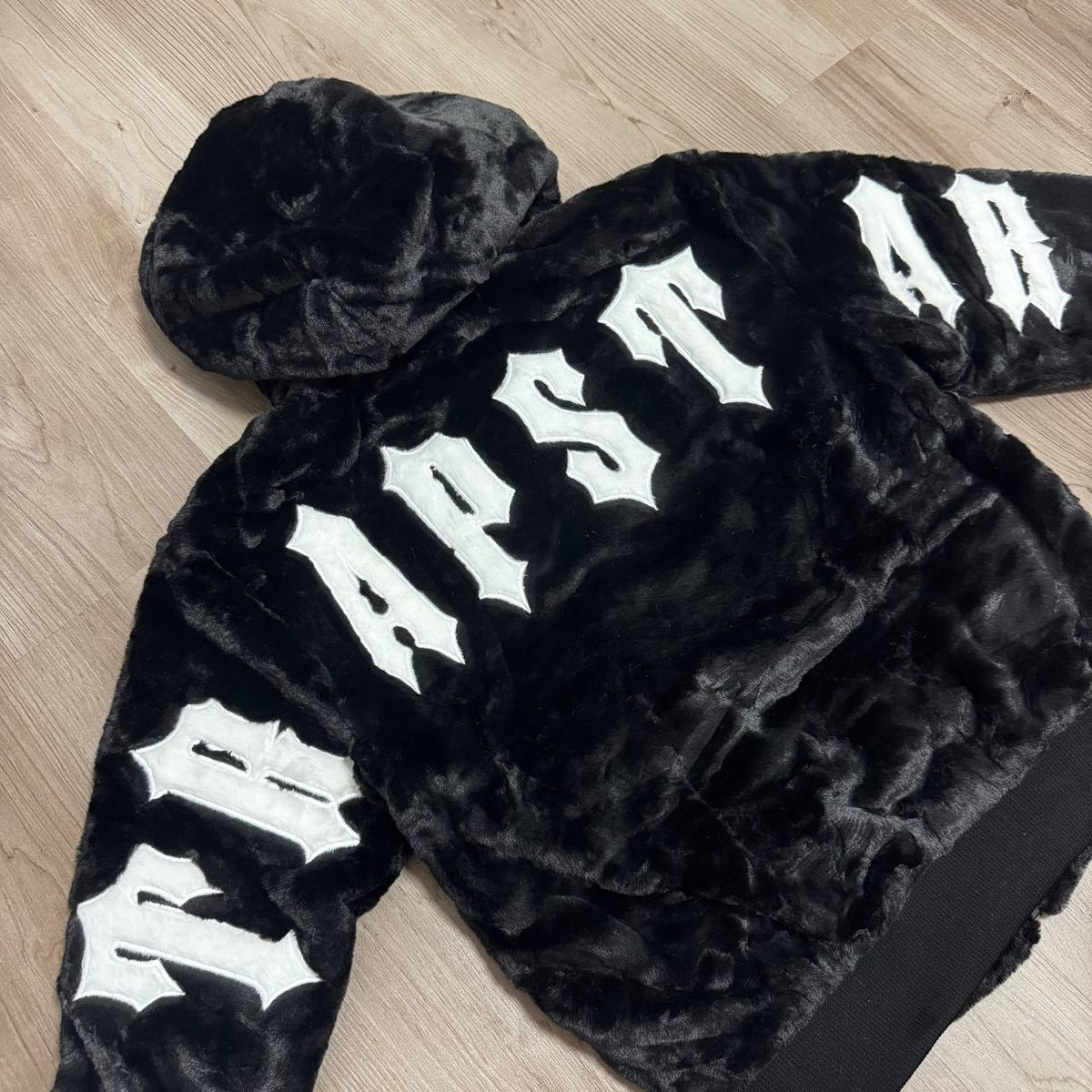CHAQUETON CON PELO TRAPSTAR🖤